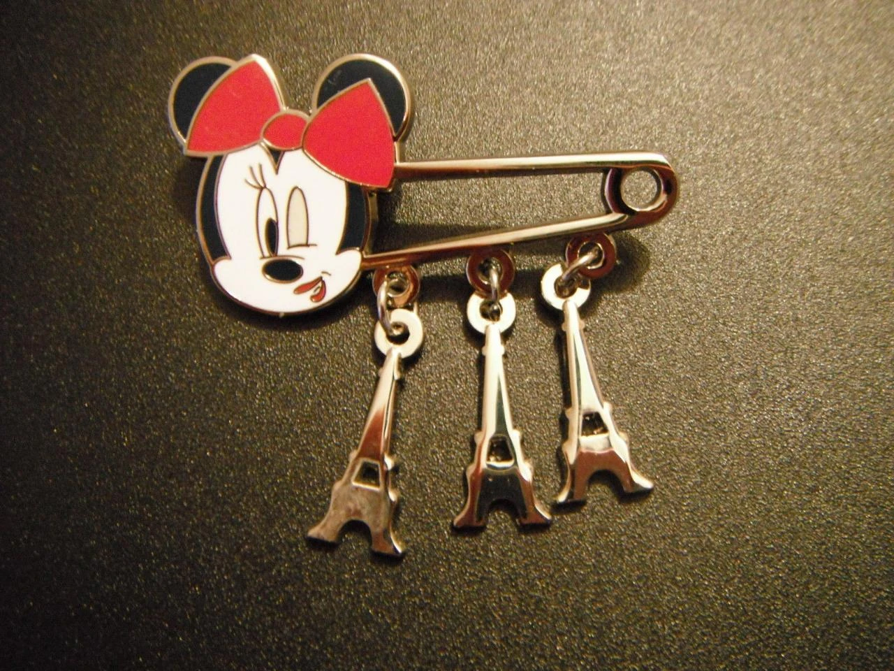 Pins disney disneyland paris : Minnie + petites tour eiffel